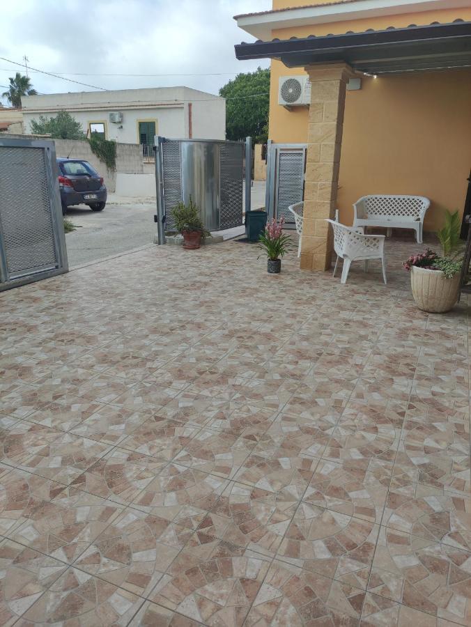 Casa Vacanze Nonna Tuzza Marsala Exterior foto